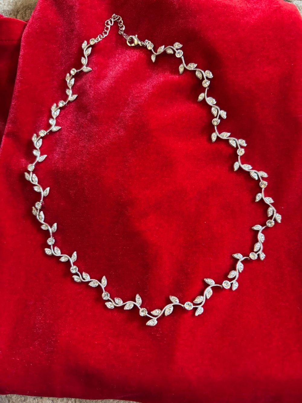 Delicate Silver Leaf Crystal Necklace - Women Jewelry